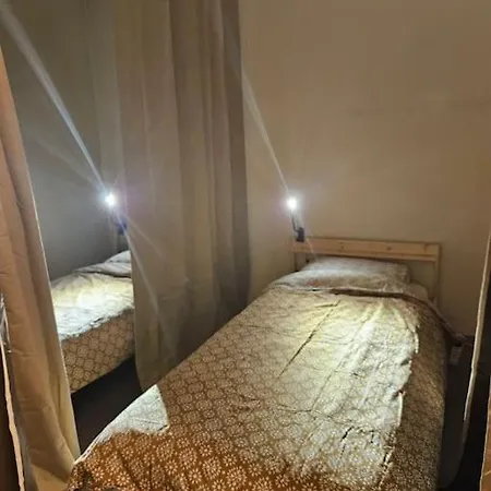 Dortoir 4 Lits Proche De La Gare De *