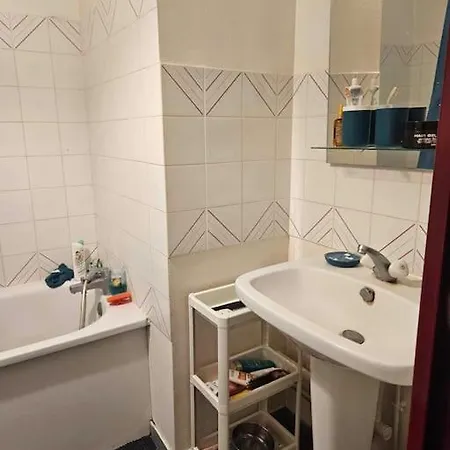 Apartment Dortoir 4 Lits Proche De La Gare De